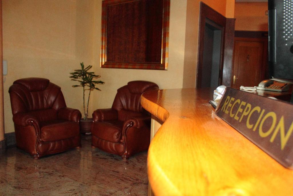 Hostal Castilla Benavente Esterno foto